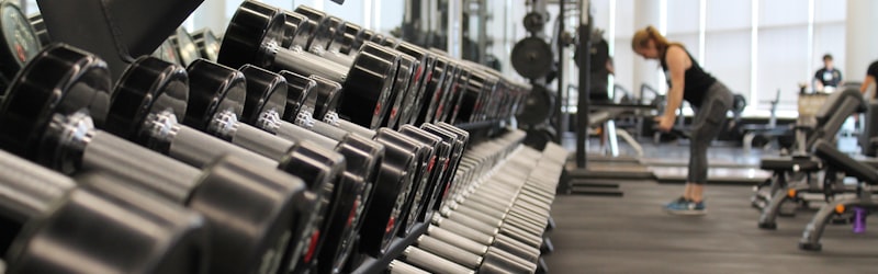 商业健身房搭建场景 - 现代化健身房器械齐全